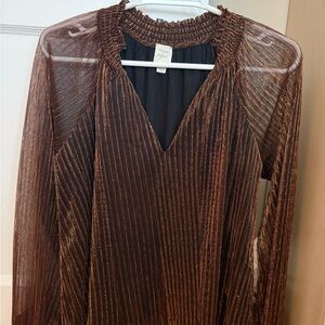 Roan + Ryan gold and black blouse. Size small